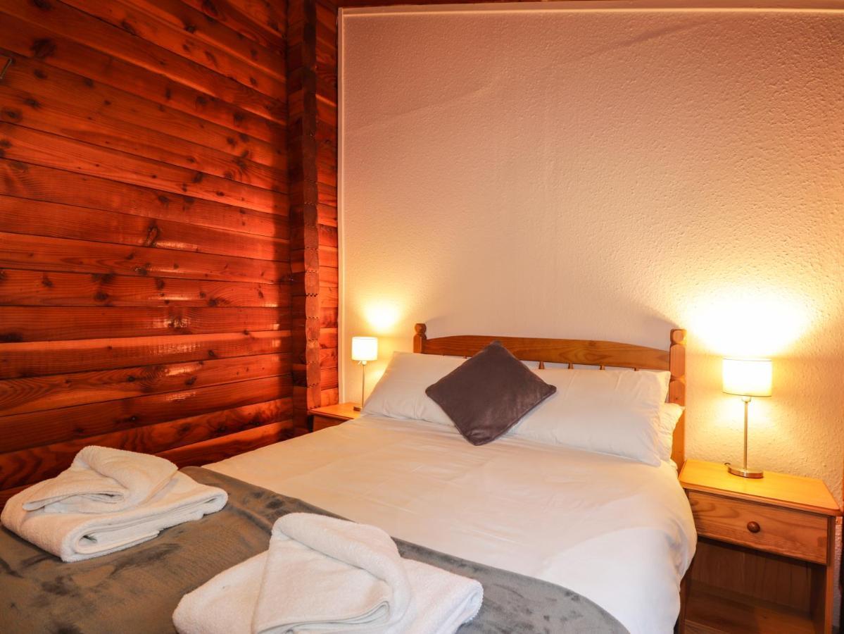 Spruce Lodge Strathpeffer Exteriör bild